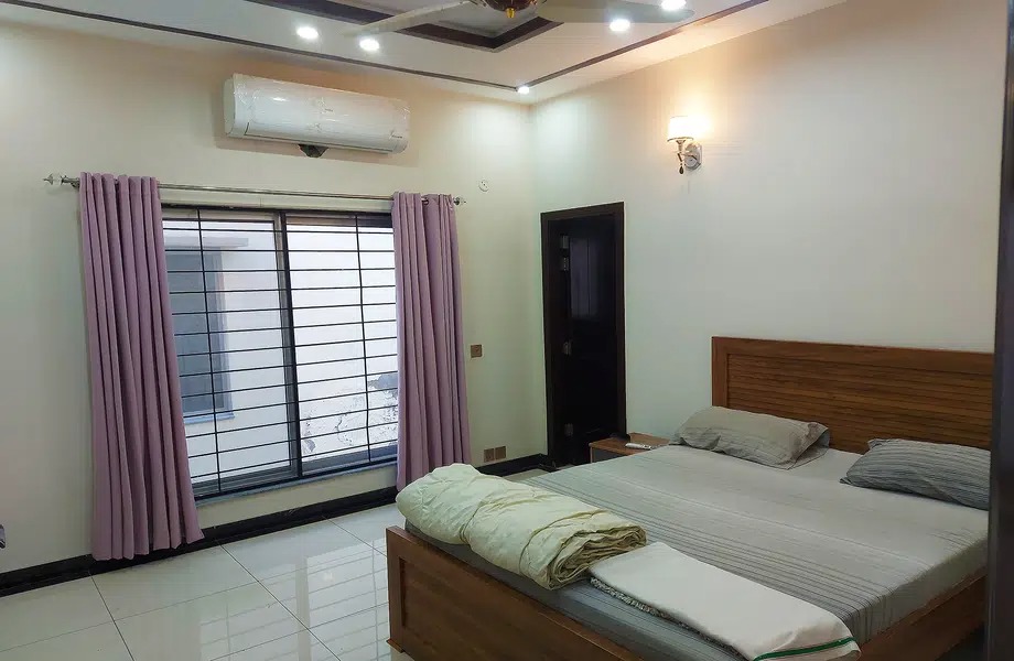 10 Marla Fully Farnished House Available For Rent