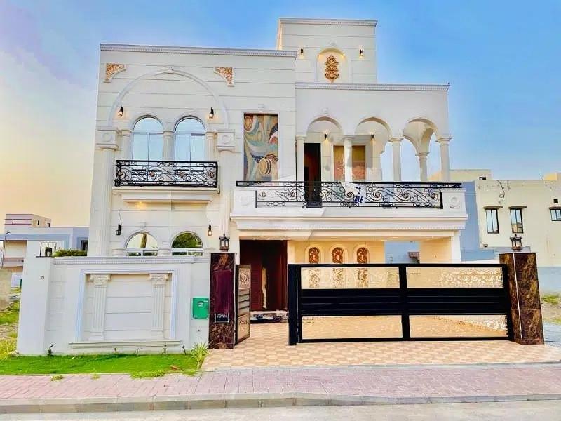 10 Marla Brand New Lavish House For Sale