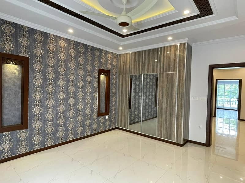 10 Marla House for Sale in Rafi Block Bahria Town, Lahore